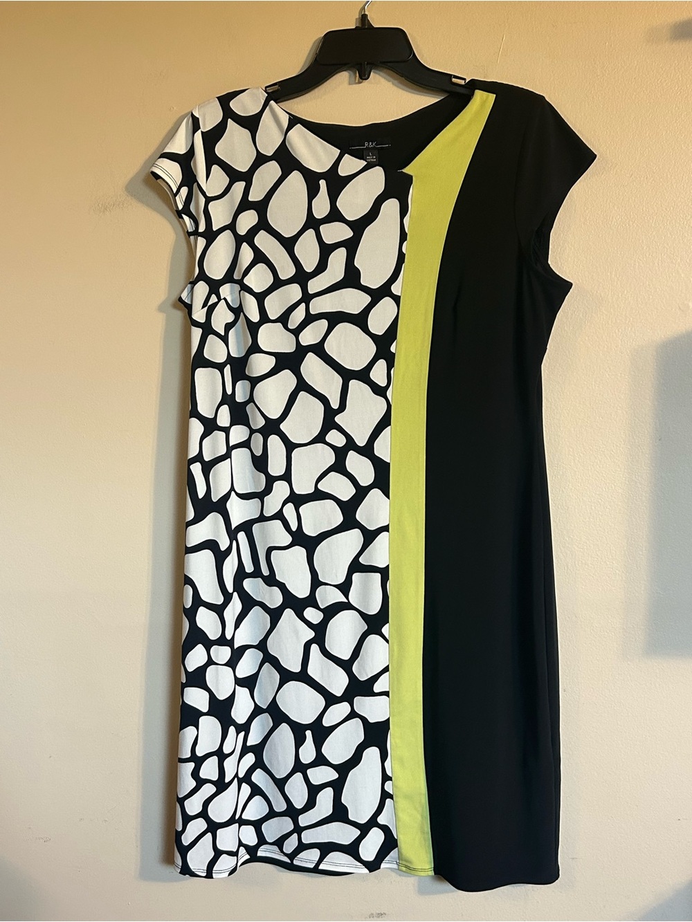 R&K Women’s Large Abstract Colorblock Shift Dress Black White Yellow-Green